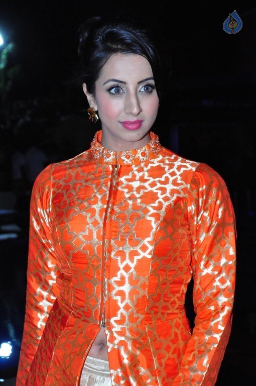 Sanjjanaa New Images - 2 / 42 photos