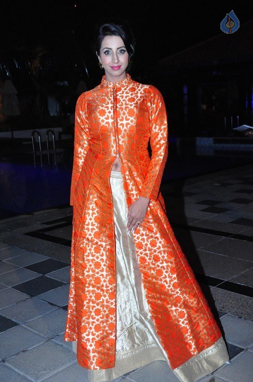 Sanjjanaa New Images - 10 / 42 photos