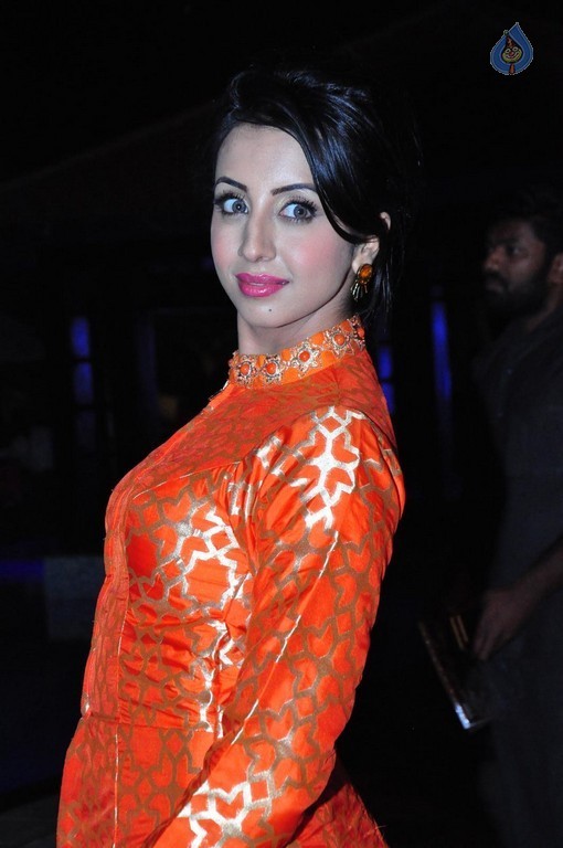 Sanjjanaa New Images - 23 / 42 photos