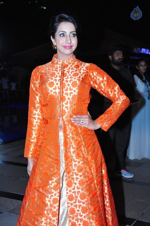 Sanjjanaa New Images - 24 / 42 photos