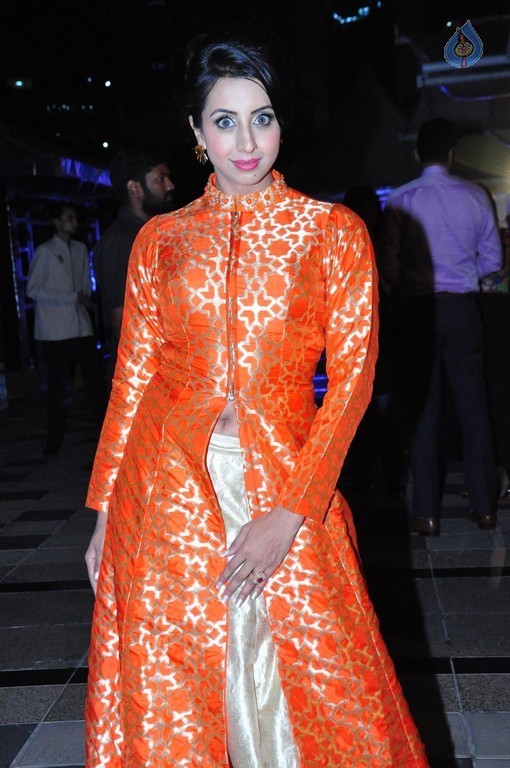 Sanjjanaa New Images - 25 / 42 photos