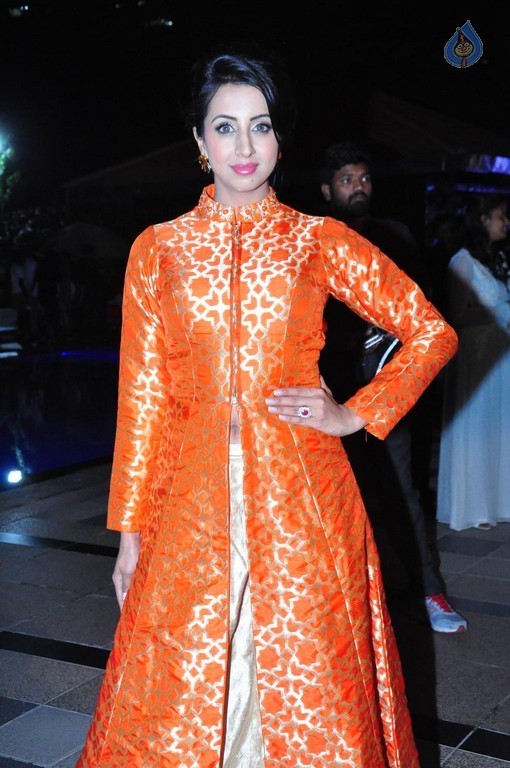 Sanjjanaa New Images - 26 / 42 photos