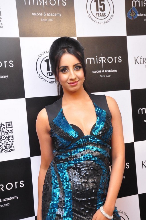 Sanjjanaa New Pics - 10 / 35 photos