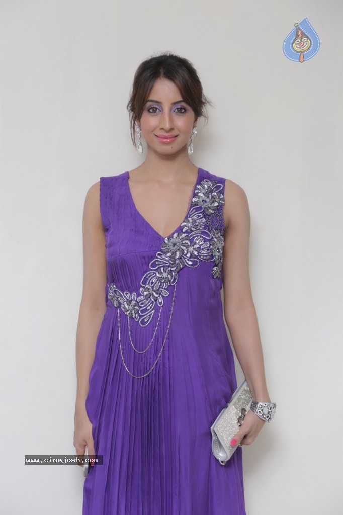 Sanjjanaa Photos - 11 / 31 photos