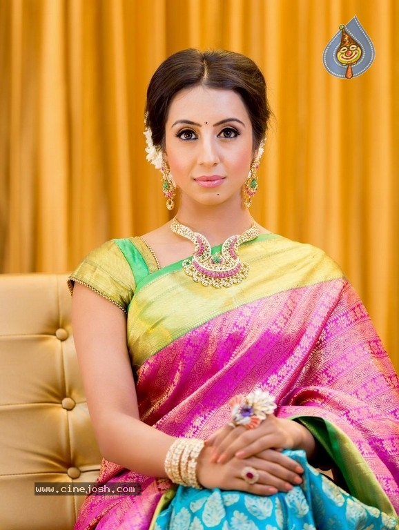Sanjjanna Galrani Akshaya tritiya Special Shoot - 1 / 8 photos