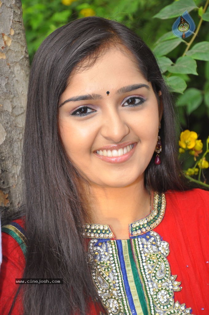 Sanusha Stills - 23 / 28 photos