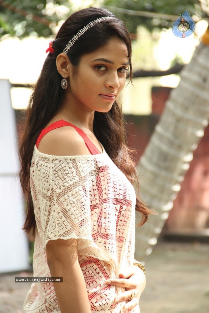 Sanyathara Stills - 13 / 21 photos