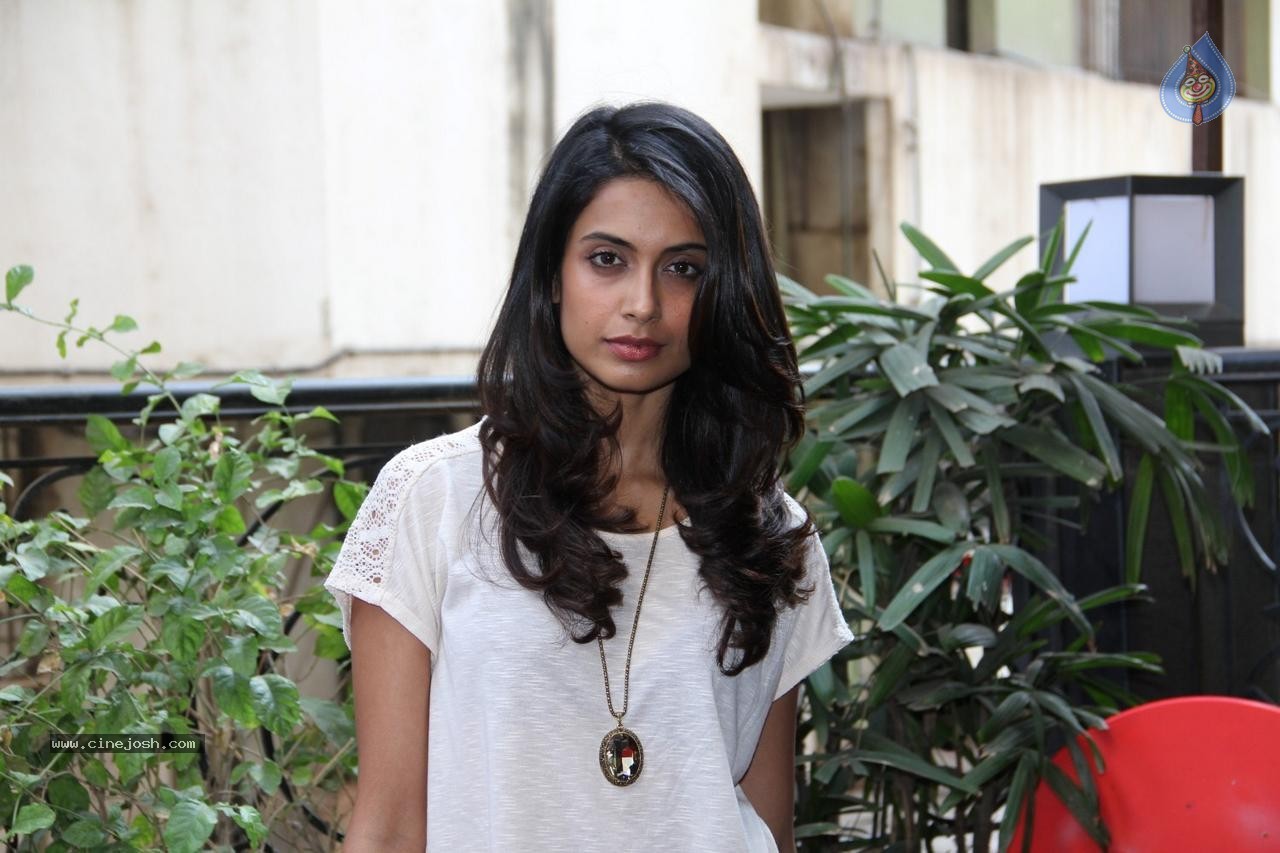 Sara Jane Dias Latest Stills - 8 / 22 photos