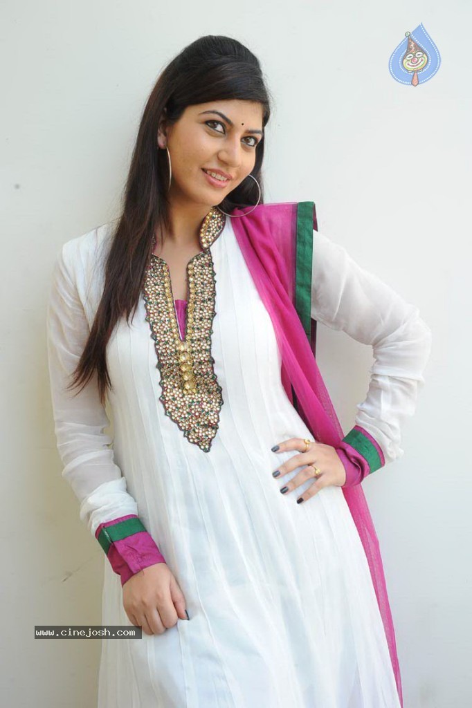 Sarah Sharma New Stills - 32 / 58 photos