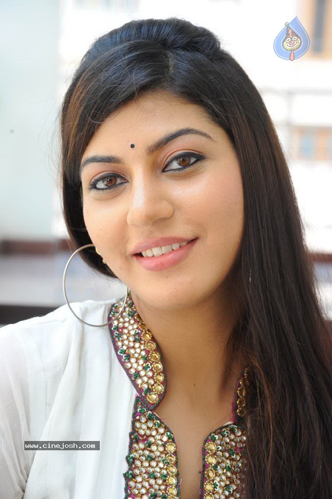 Sarah Sharma New Stills - 41 / 58 photos