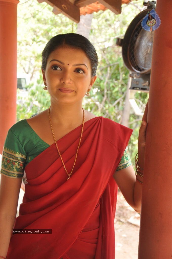 680px x 1024px - Saranya Mohan Latest Stills - Photo 1 of 20