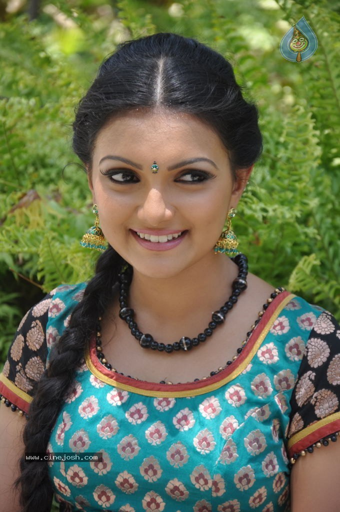 Saranya Mohan New Photos - 25 / 32 photos