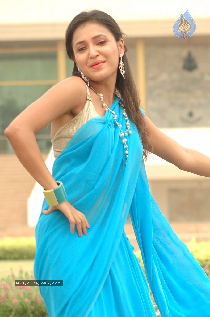 Sarayu New Stills - 7 / 67 photos