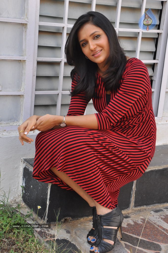 Sarayu Stills - 26 / 32 photos