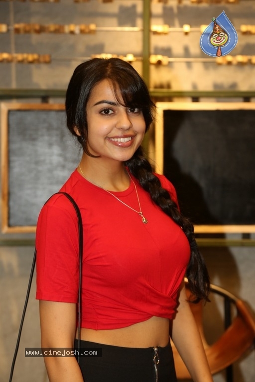 Sasha Singh Latest Photos - 11 / 15 photos