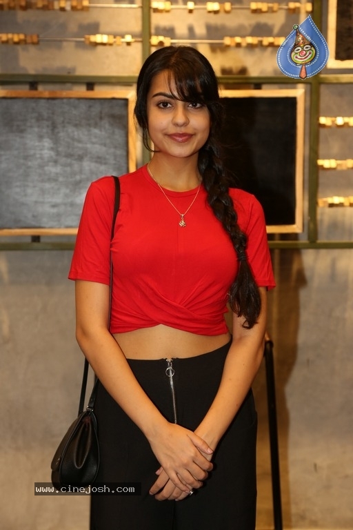 Sasha Singh Latest Photos - 12 / 15 photos