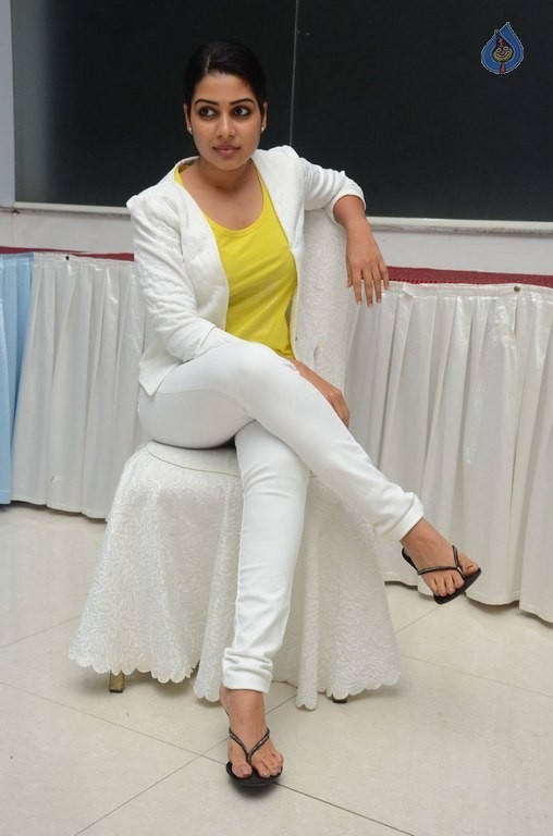 Satna Titus New Photos - 27 / 42 photos