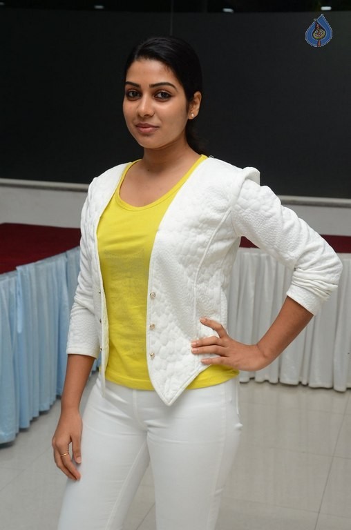 Satna Titus New Photos - 28 / 42 photos