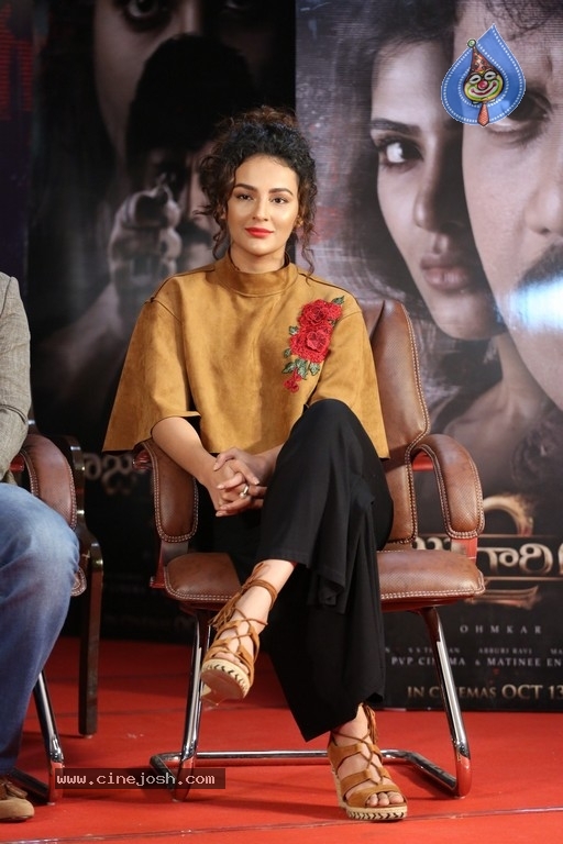 Seerat Kapoor at Raju Gari Gadhi 2 Press Meet - 2 / 30 photos