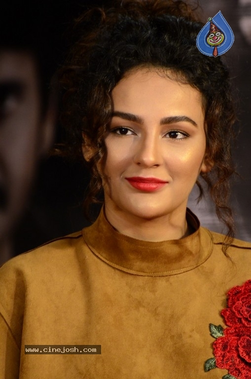 Seerat Kapoor at Raju Gari Gadhi 2 Press Meet - 12 / 30 photos