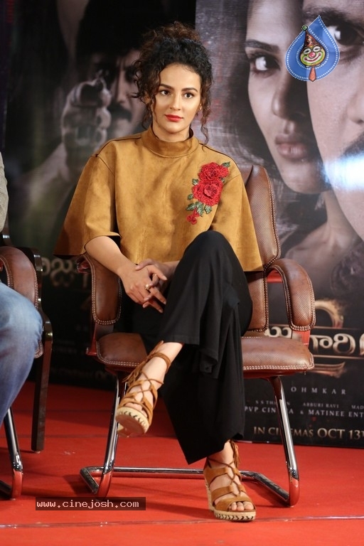 Seerat Kapoor at Raju Gari Gadhi 2 Press Meet - 23 / 30 photos
