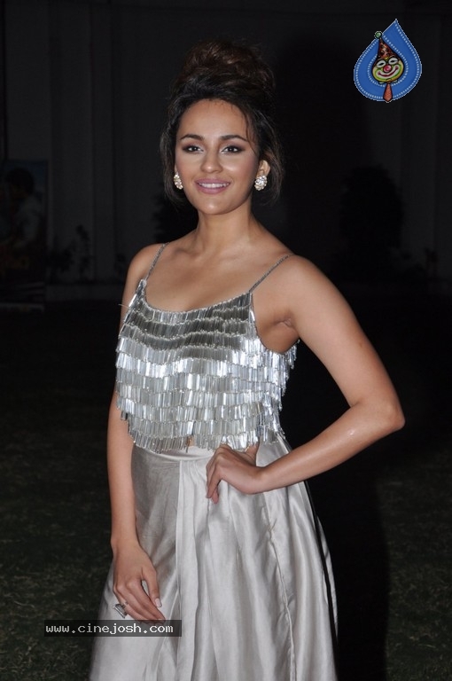 Seerat Kapoor Images - 2 / 16 photos