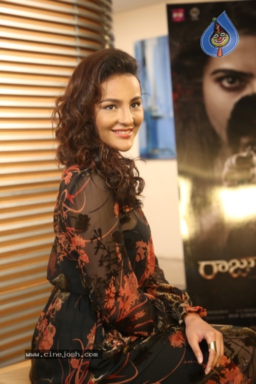 Seerat Kapoor Interview Photos - 6 / 30 photos