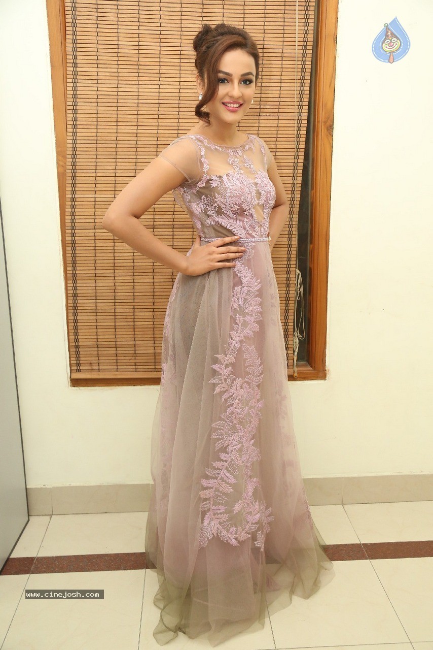 Seerat Kapoor Latest Gallery - 1 / 86 photos