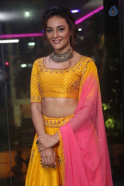 Seerat Kapoor New Gallery - 8 / 21 photos