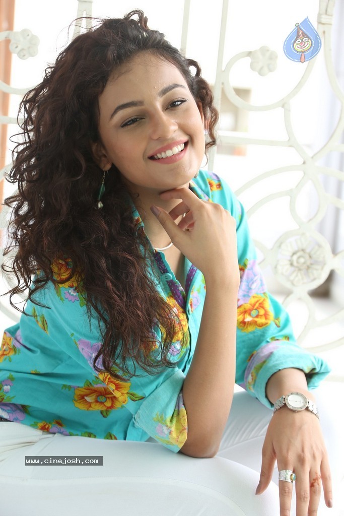 Seerat Kapoor New Stills - 62 / 130 photos