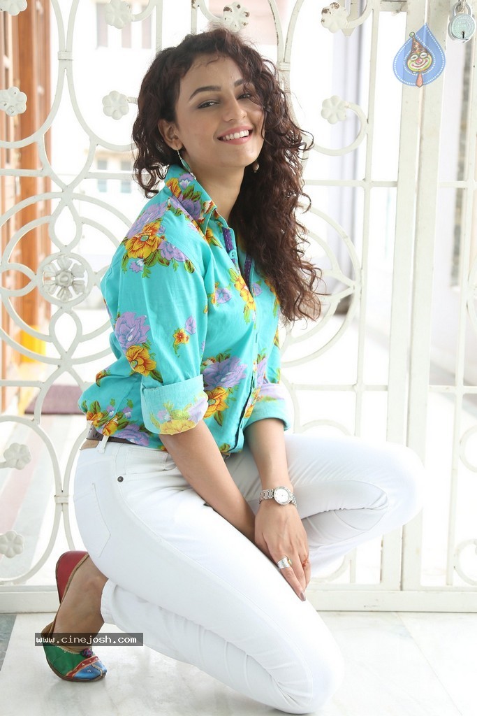 Seerat Kapoor New Stills - 66 / 130 photos
