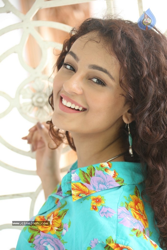 Seerat Kapoor New Stills - 99 / 130 photos