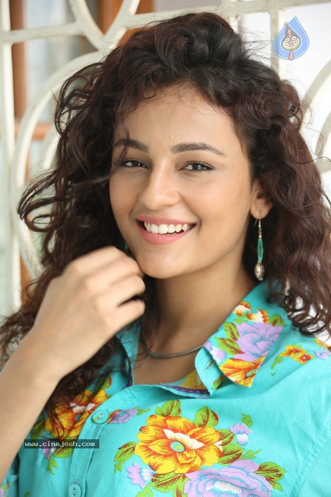 Seerat Kapoor New Stills - 117 / 130 photos