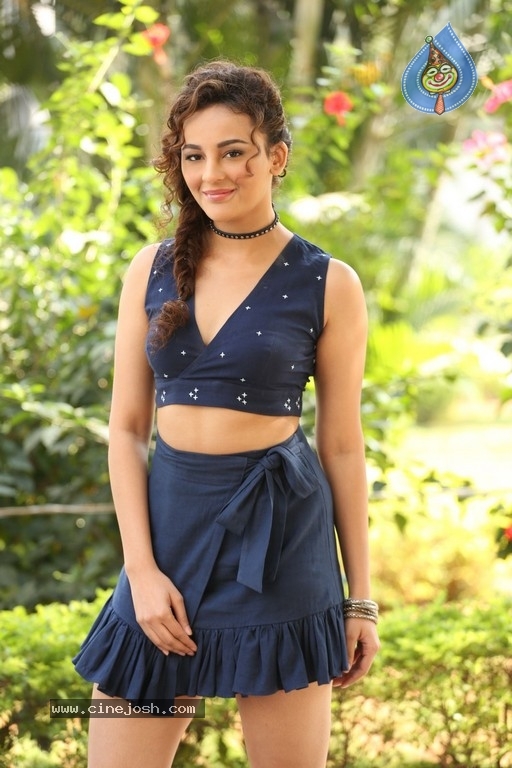 Seerat Kapoor Photos - 13 / 21 photos