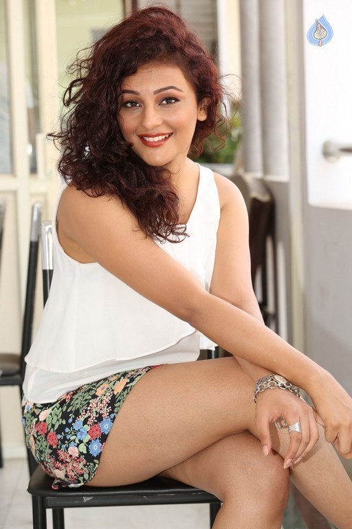 Seerat Kapoor Photos - 27 / 62 photos