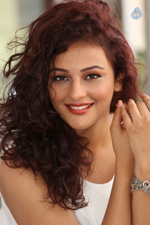 Seerat Kapoor Photos - 31 / 62 photos
