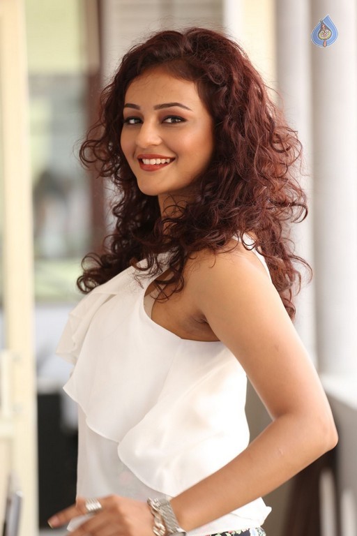 Seerat Kapoor Photos - 36 / 62 photos
