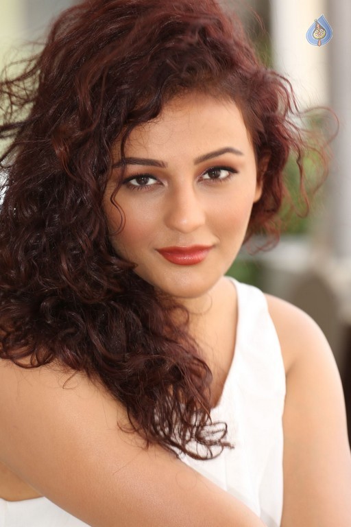 Seerat Kapoor Photos - 37 / 62 photos