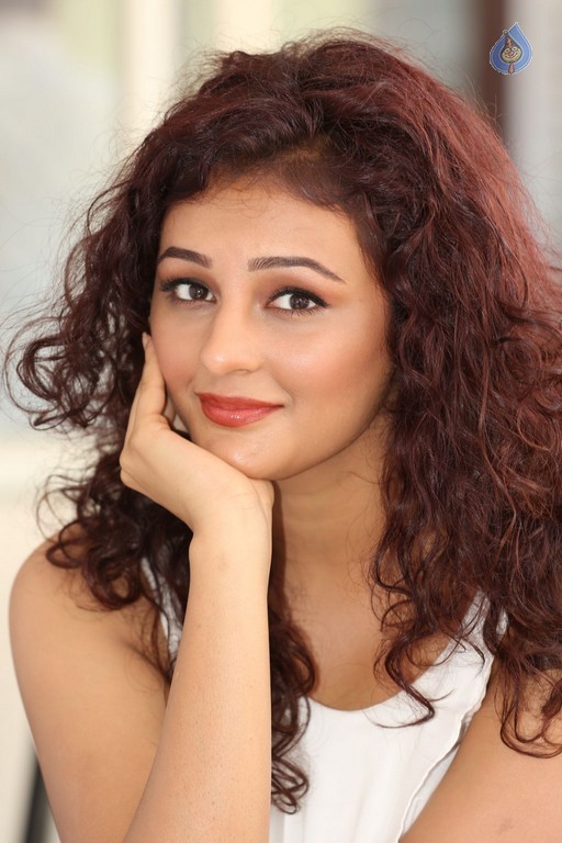 Seerat Kapoor Photos - 44 / 62 photos