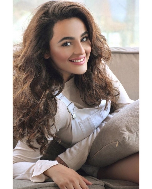 Seerat Kapoor Stills - 2 / 21 photos