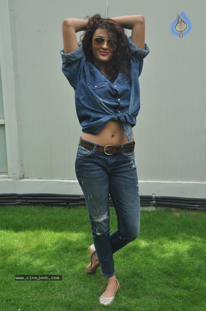 Seerath Kapoor New Pics - 83 / 143 photos