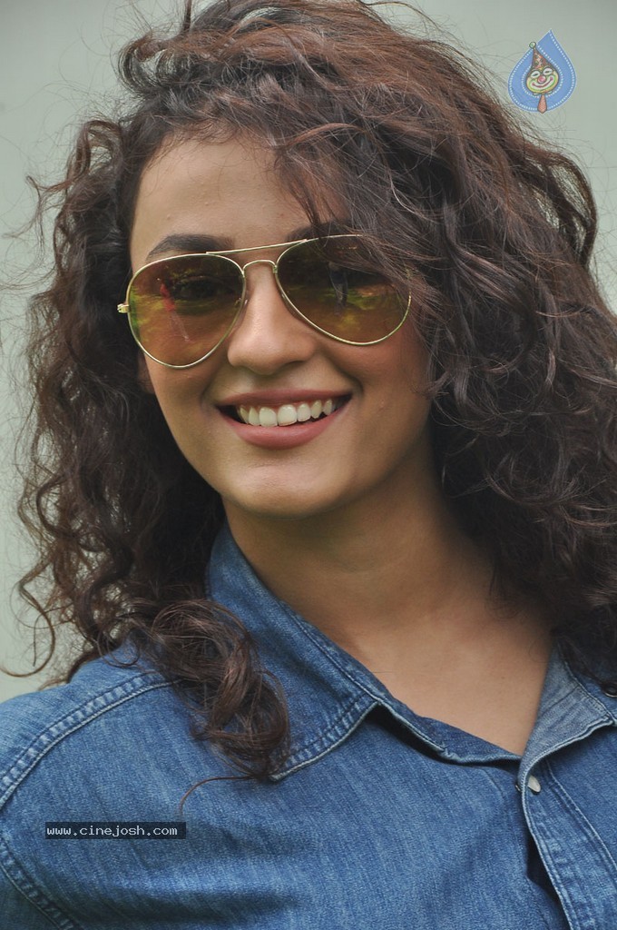 Seerath Kapoor New Pics - 89 / 143 photos
