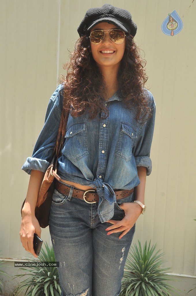 Seerath Kapoor New Pics - 110 / 143 photos