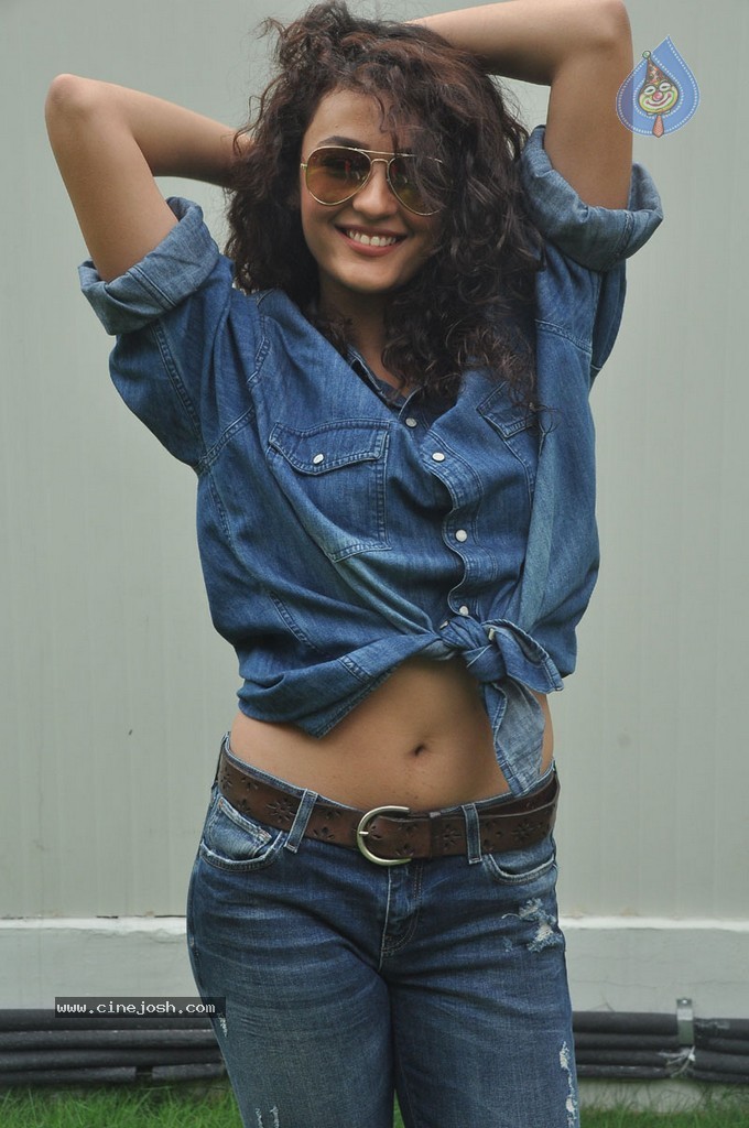 Seerath Kapoor New Pics - 135 / 143 photos