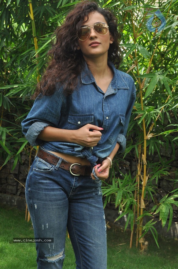 Seerath Kapoor New Pics - 143 / 143 photos