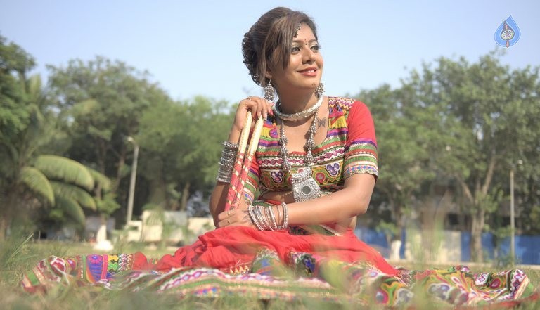 Sejal Mandavia Navratri Photo Shoot - 2 / 21 photos