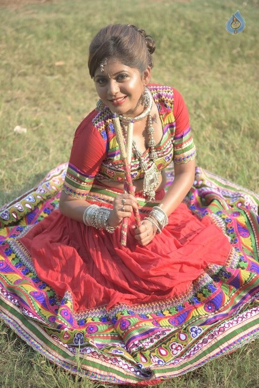 Sejal Mandavia Navratri Photo Shoot - 5 / 21 photos