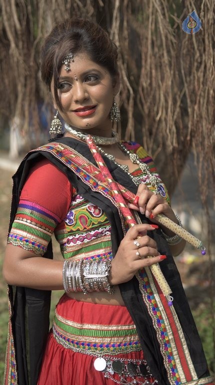 Sejal Mandavia Navratri Photo Shoot - 8 / 21 photos