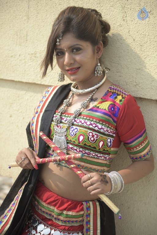 Sejal Mandavia Navratri Photo Shoot - 15 / 21 photos