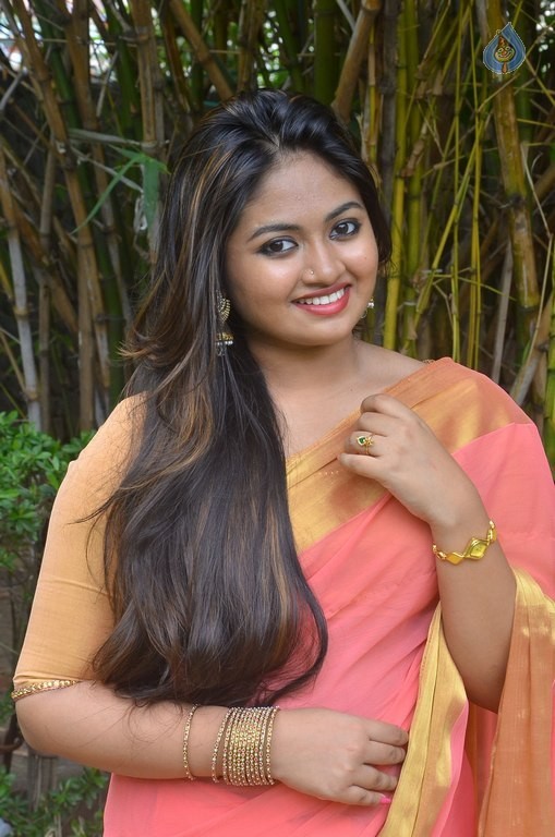 Shaalin Zoya Photos - 8 / 28 photos